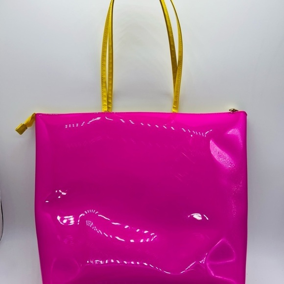 HELLO KITTY DYLAN’S CANDY BAR NY BRIGHT PINK AND YELLOW ZIPPERED TOTE - Picture 4 of 16